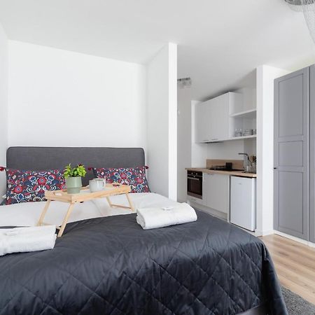 Elegant Pet-Friendly Studio In Krakow By Noclegi Renters Экстерьер фото